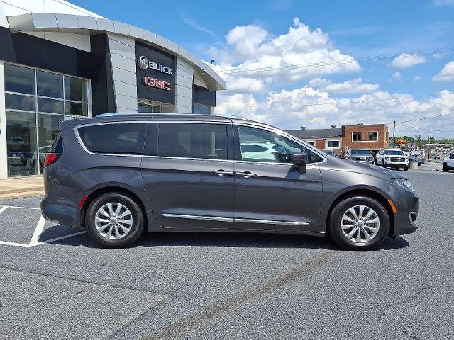 2019 Chrysler Pacifica Vehicle Photo in HARRISBURG, PA 17111-1033