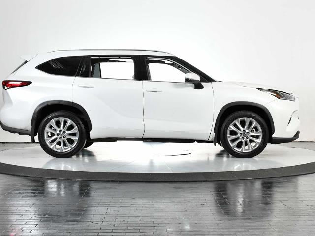 2023 Toyota Highlander Vehicle Photo in DALLAS, TX 75235
