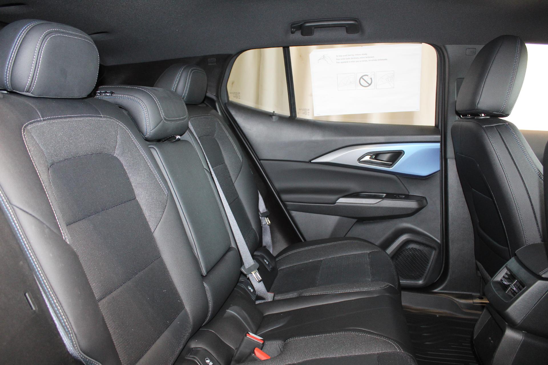 2025 Chevrolet Equinox EV Vehicle Photo in NORTHAMPTON, MA 01060-1120