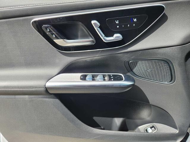 2025 Mercedes-Benz GLC Vehicle Photo in HOUSTON, TX 77079