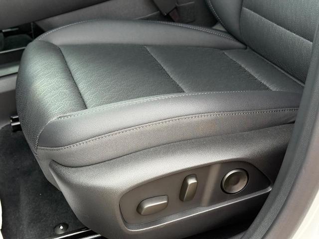 2026 Chevrolet Equinox Vehicle Photo in COLUMBIA, MO 65203-3903
