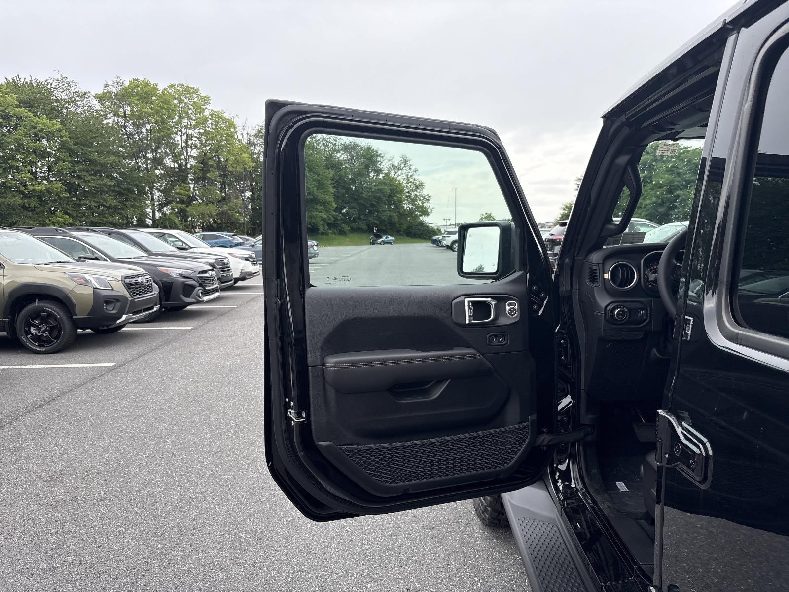 2025 Jeep Gladiator Vehicle Photo in Mechanicsburg, PA 17050-1707