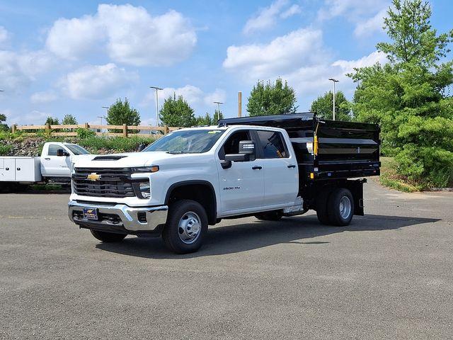 2025 Chevrolet Silverado 3500 HD Chassis Cab Vehicle Photo in DANBURY, CT 06810-5034