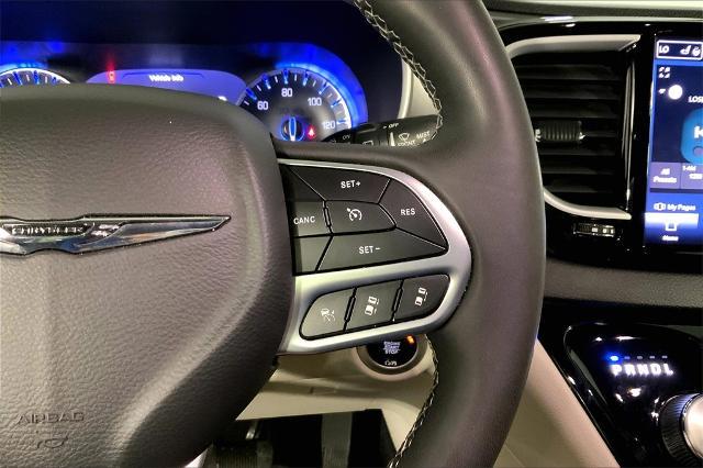 2022 Chrysler Pacifica Vehicle Photo in Lees Summit, MO 64086