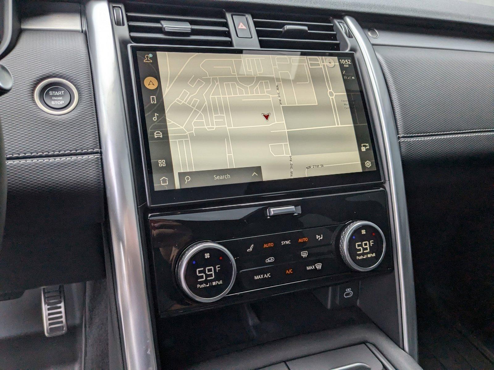 2024 Land Rover Discovery Vehicle Photo in Pompano Beach, FL 33064