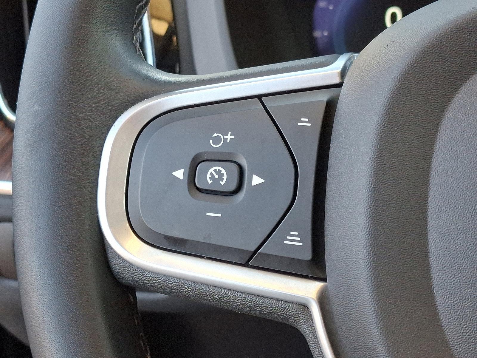2022 Volvo XC60 Vehicle Photo in Trevose, PA 19053