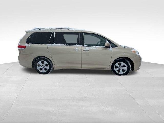 2014 Toyota Sienna Vehicle Photo in MEDINA, OH 44256-9631