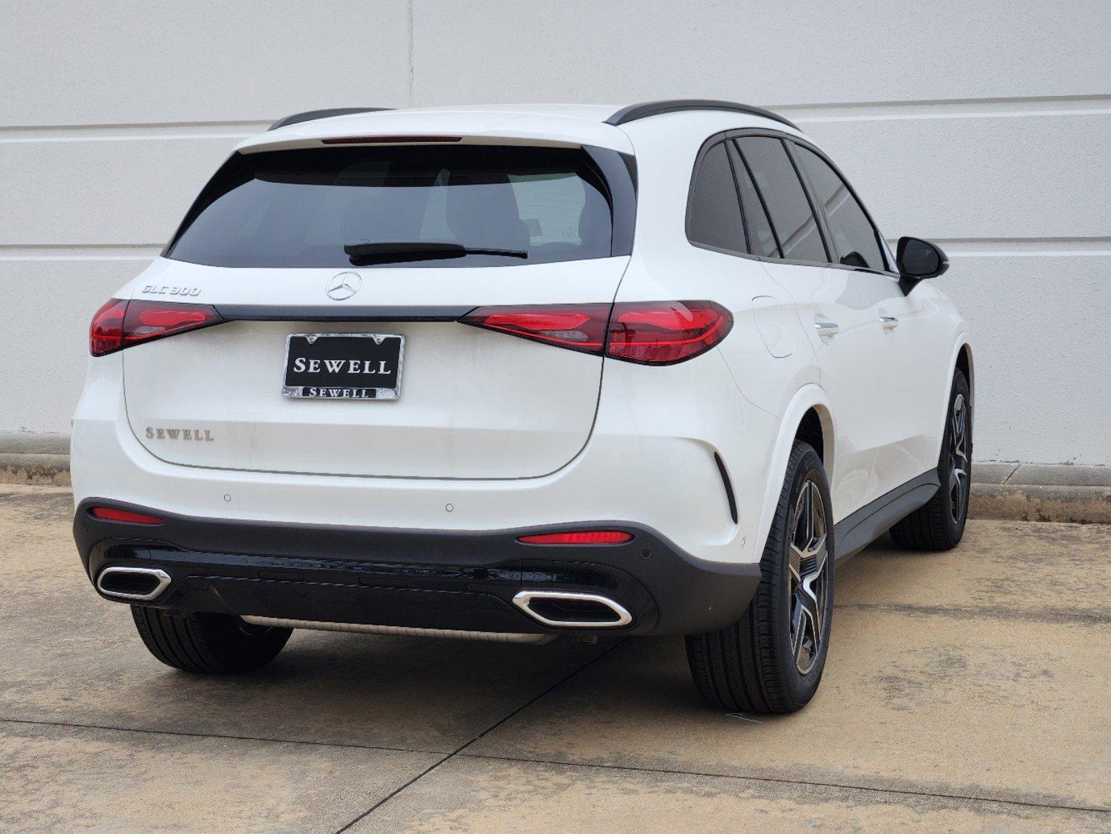 2025 Mercedes-Benz GLC Vehicle Photo in HOUSTON, TX 77079