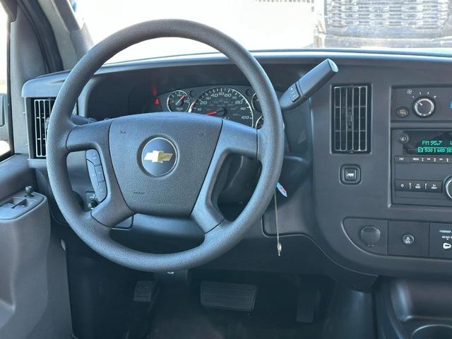 2024 Chevrolet Express Cargo 2500 Vehicle Photo in COLUMBIA, MO 65203-3903