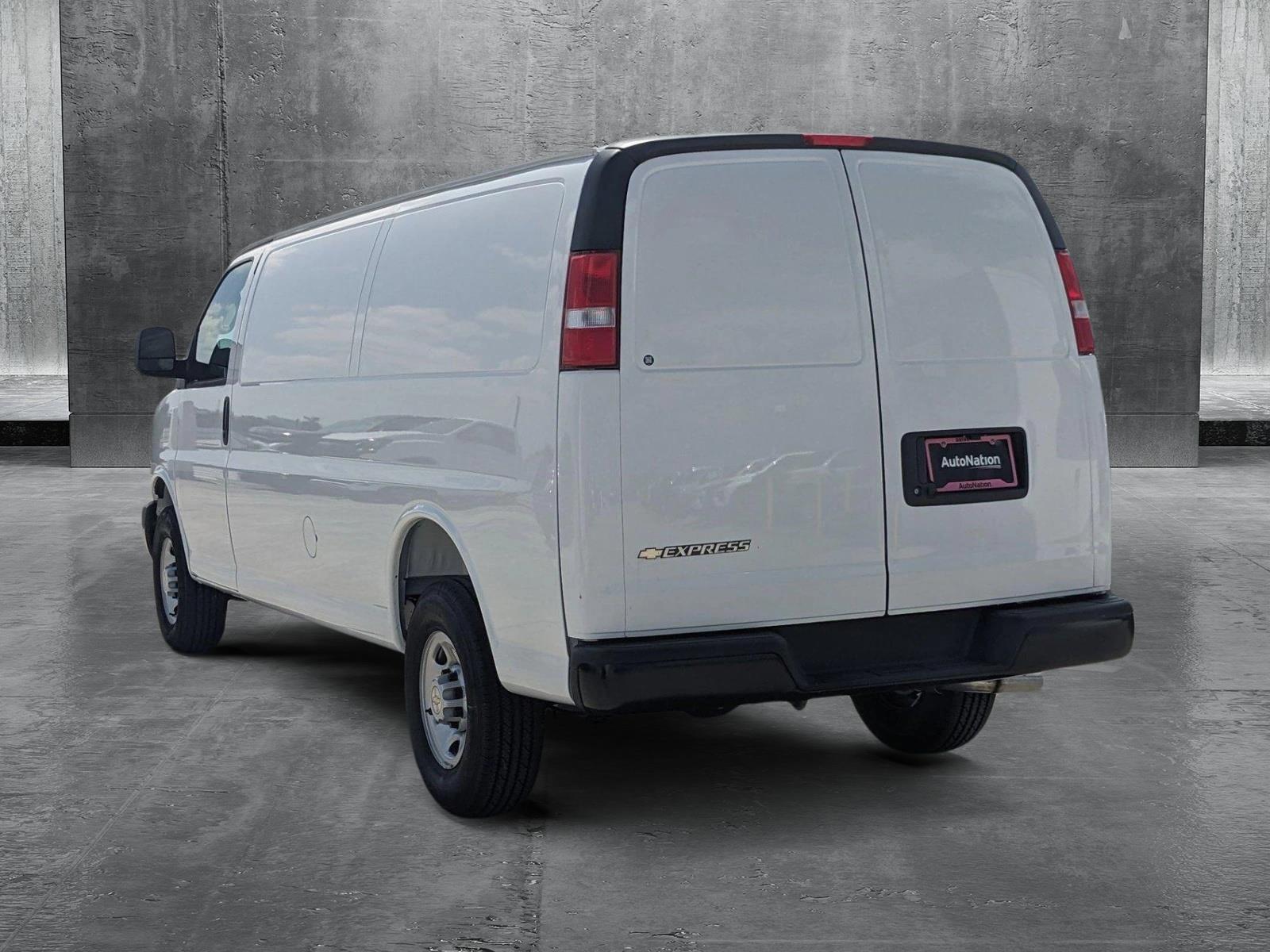 2025 Chevrolet Express Cargo 2500 Vehicle Photo in MIAMI, FL 33172-3015