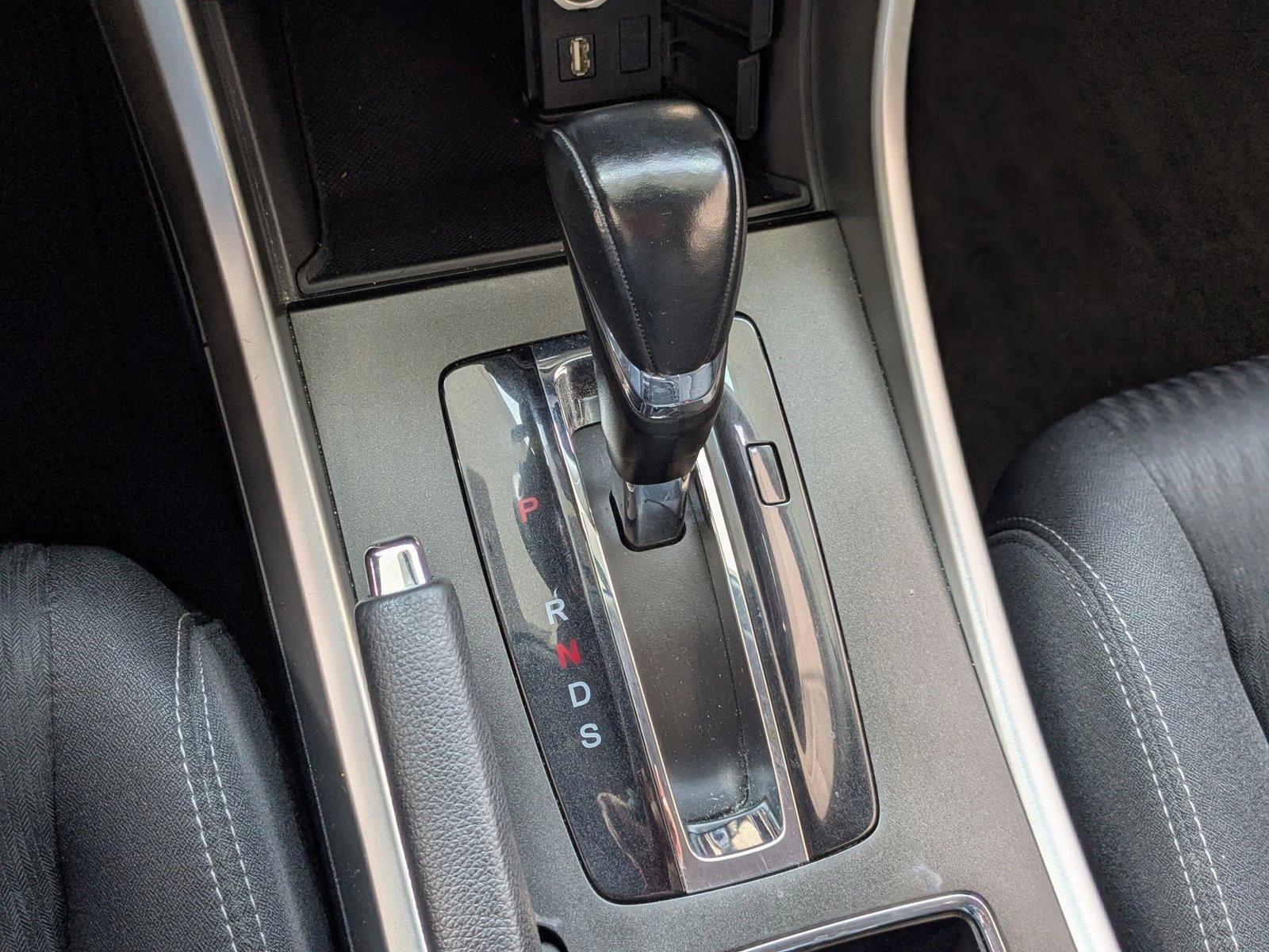 2015 Honda Accord Sedan Vehicle Photo in VALENCIA, CA 91355-1705