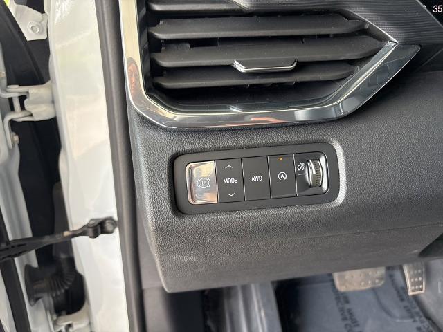 2024 GMC Acadia Vehicle Photo in MANHATTAN, KS 66502-5036