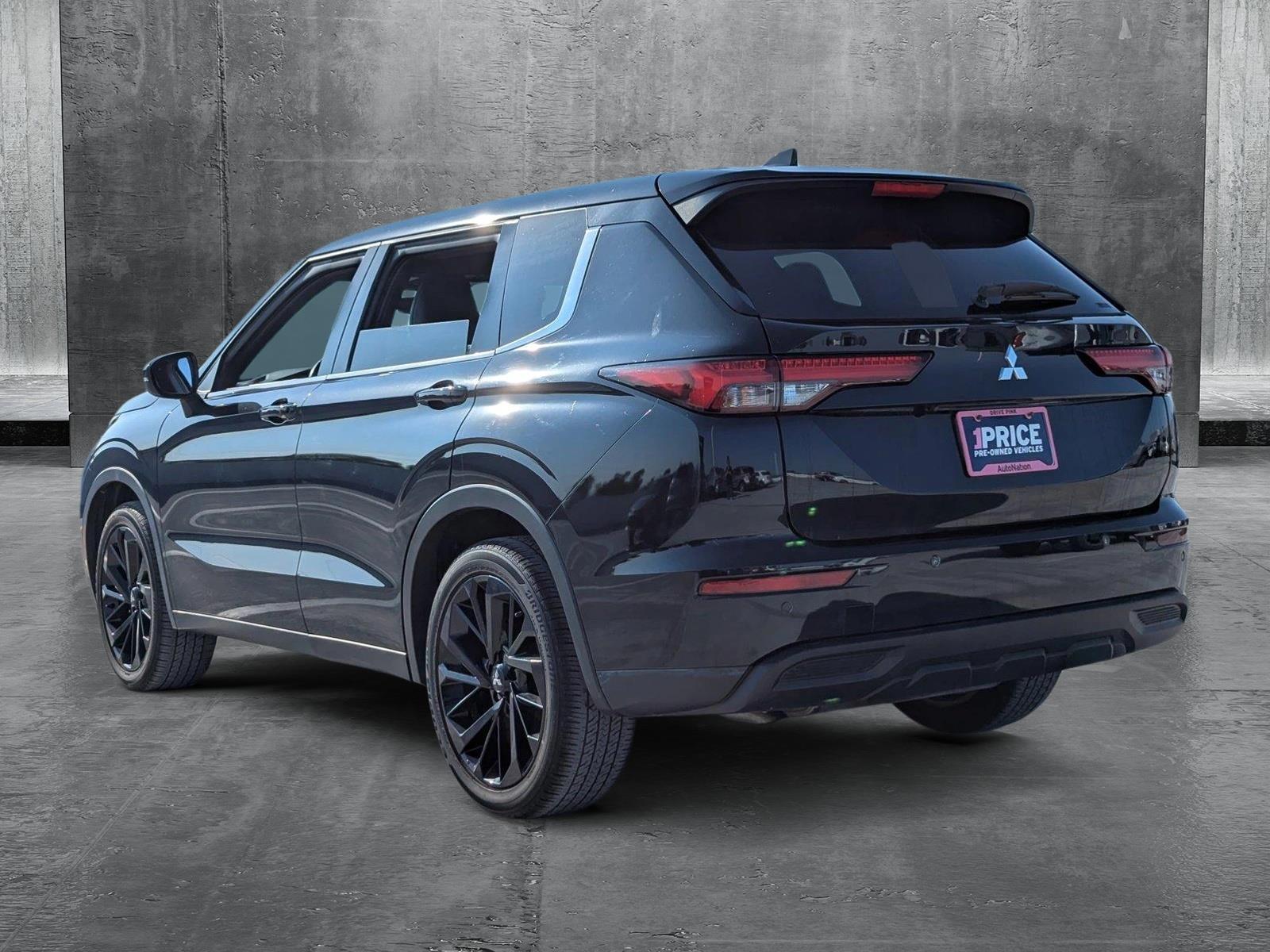 2022 Mitsubishi Outlander Vehicle Photo in Ft. Myers, FL 33907