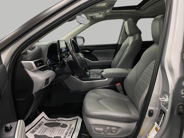 2022 Toyota Highlander Vehicle Photo in Appleton, WI 54913