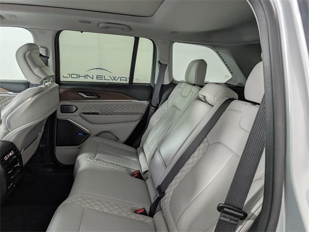 2022 Jeep Grand Cherokee Vehicle Photo in ENGLEWOOD, CO 80113-6708