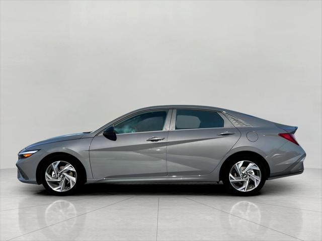 2025 Hyundai ELANTRA Vehicle Photo in Green Bay, WI 54304