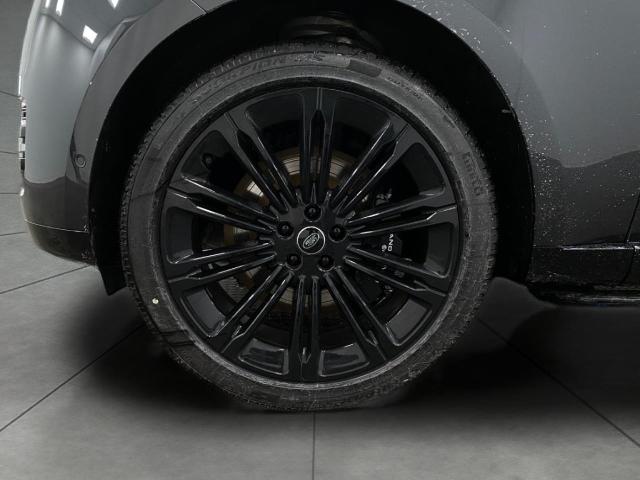 2025 Range Rover Vehicle Photo in Appleton, WI 54913