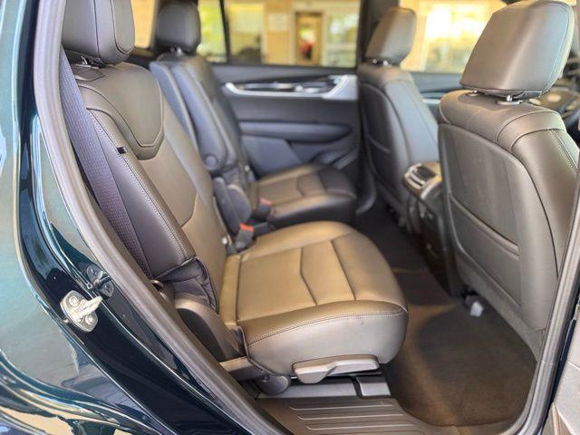 2025 Cadillac XT6 Vehicle Photo in DELRAY BEACH, FL 33483-3294