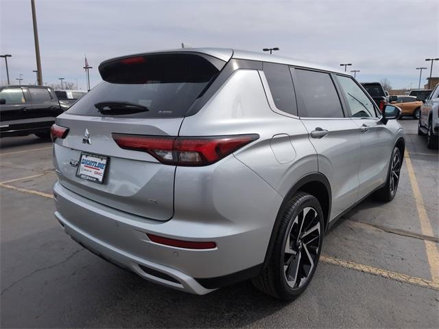 2024 Mitsubishi Outlander Vehicle Photo in AURORA, CO 80012-4011