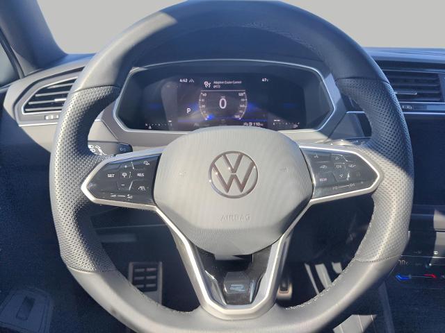 2024 Volkswagen Tiguan Vehicle Photo in Green Bay, WI 54304