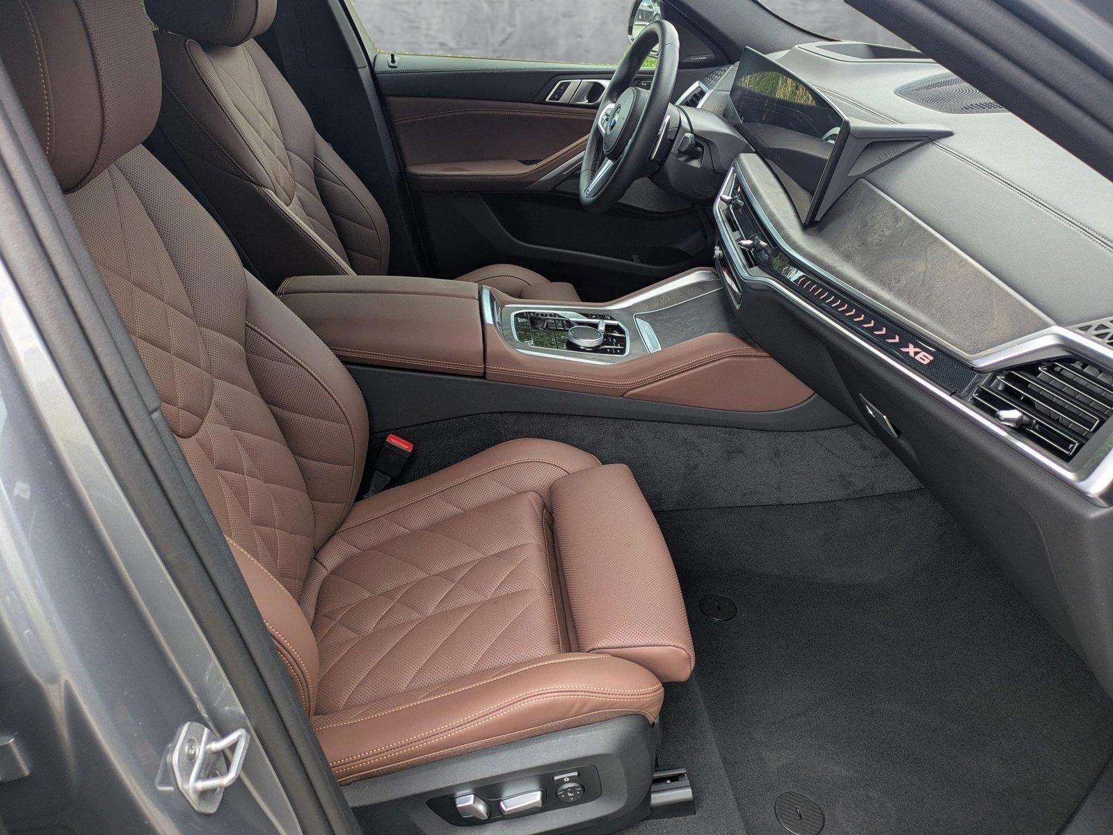 2024 BMW X6 xDrive40i Vehicle Photo in Sarasota, FL 34231