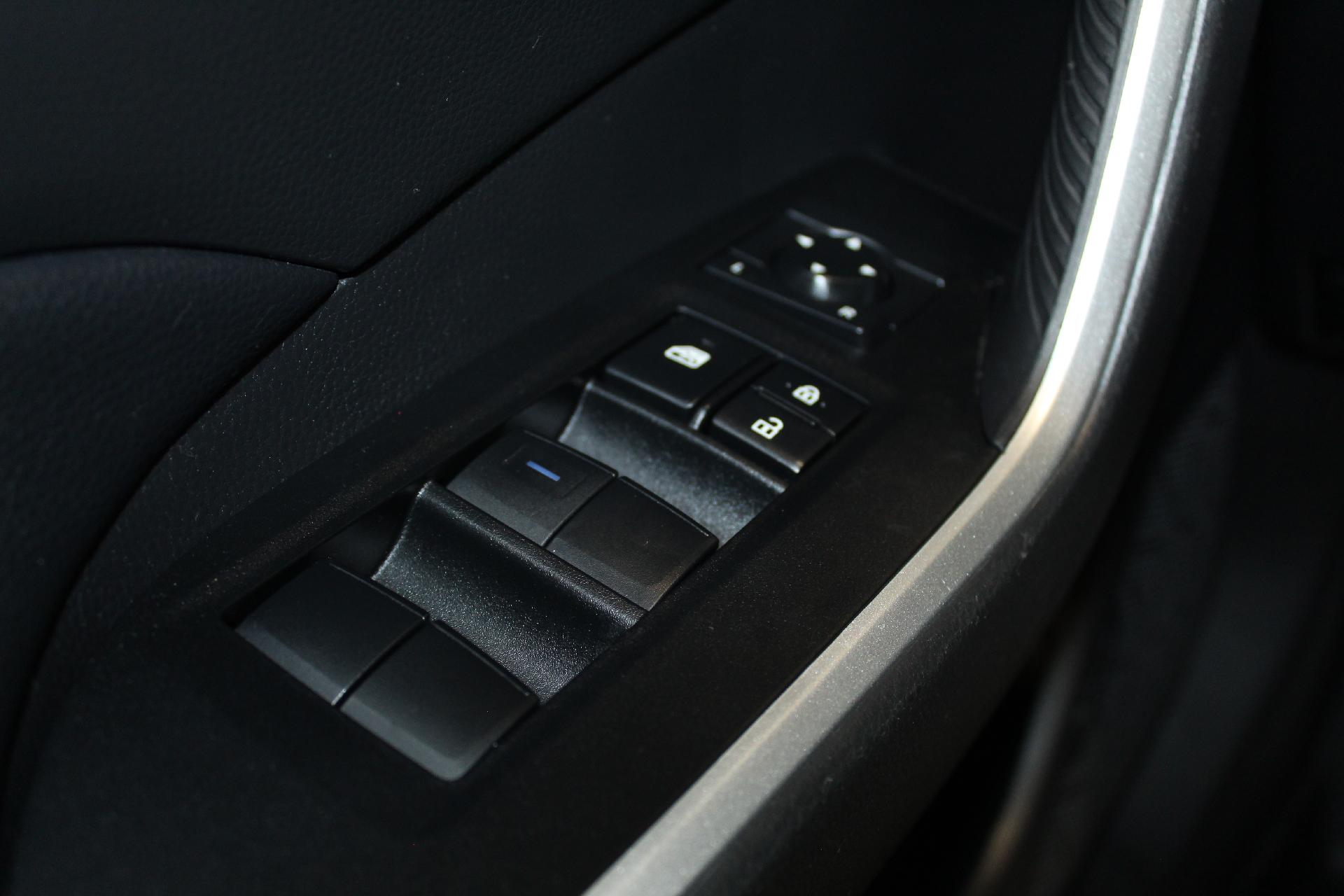 2021 Toyota RAV4 Vehicle Photo in NORTHAMPTON, MA 01060-1120