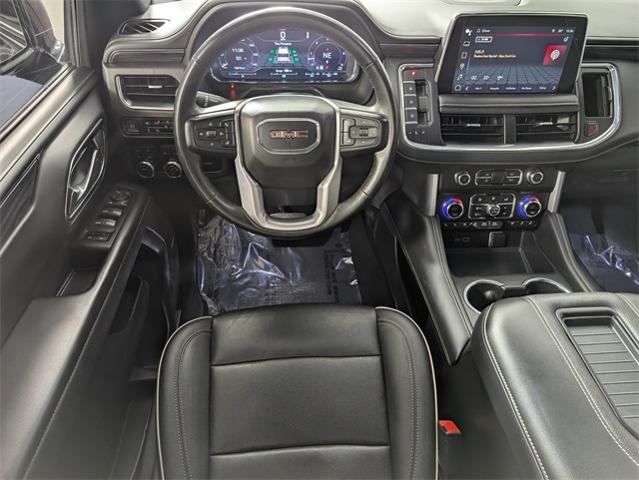 2023 GMC Yukon XL Vehicle Photo in ENGLEWOOD, CO 80113-6708
