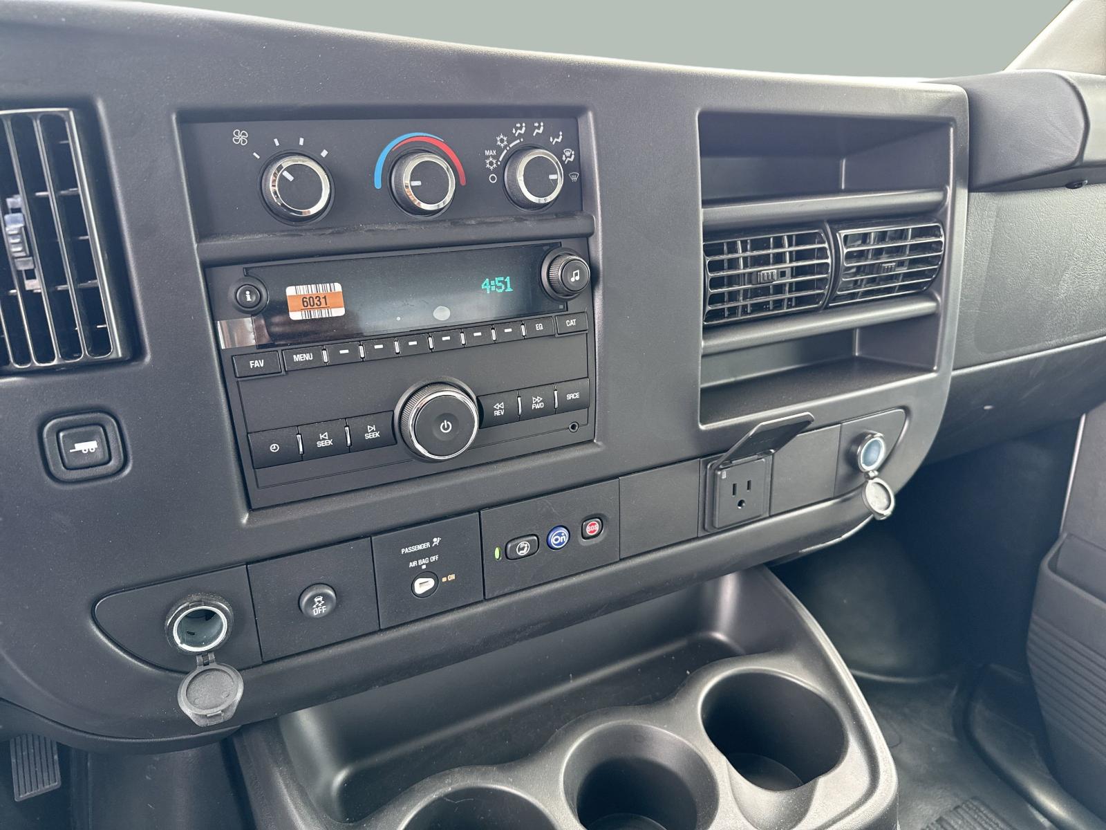 2025 Chevrolet Express Cutaway 4500 Vehicle Photo in GEORGETOWN, TX 78626-7508