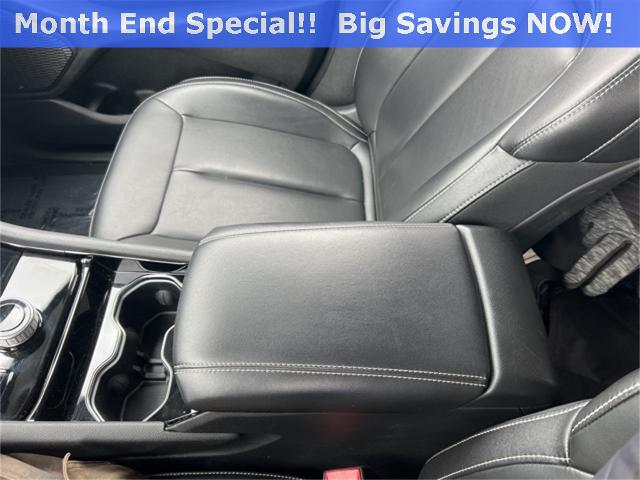 2023 Jeep Grand Cherokee L Vehicle Photo in GREEN BAY, WI 54304-5303