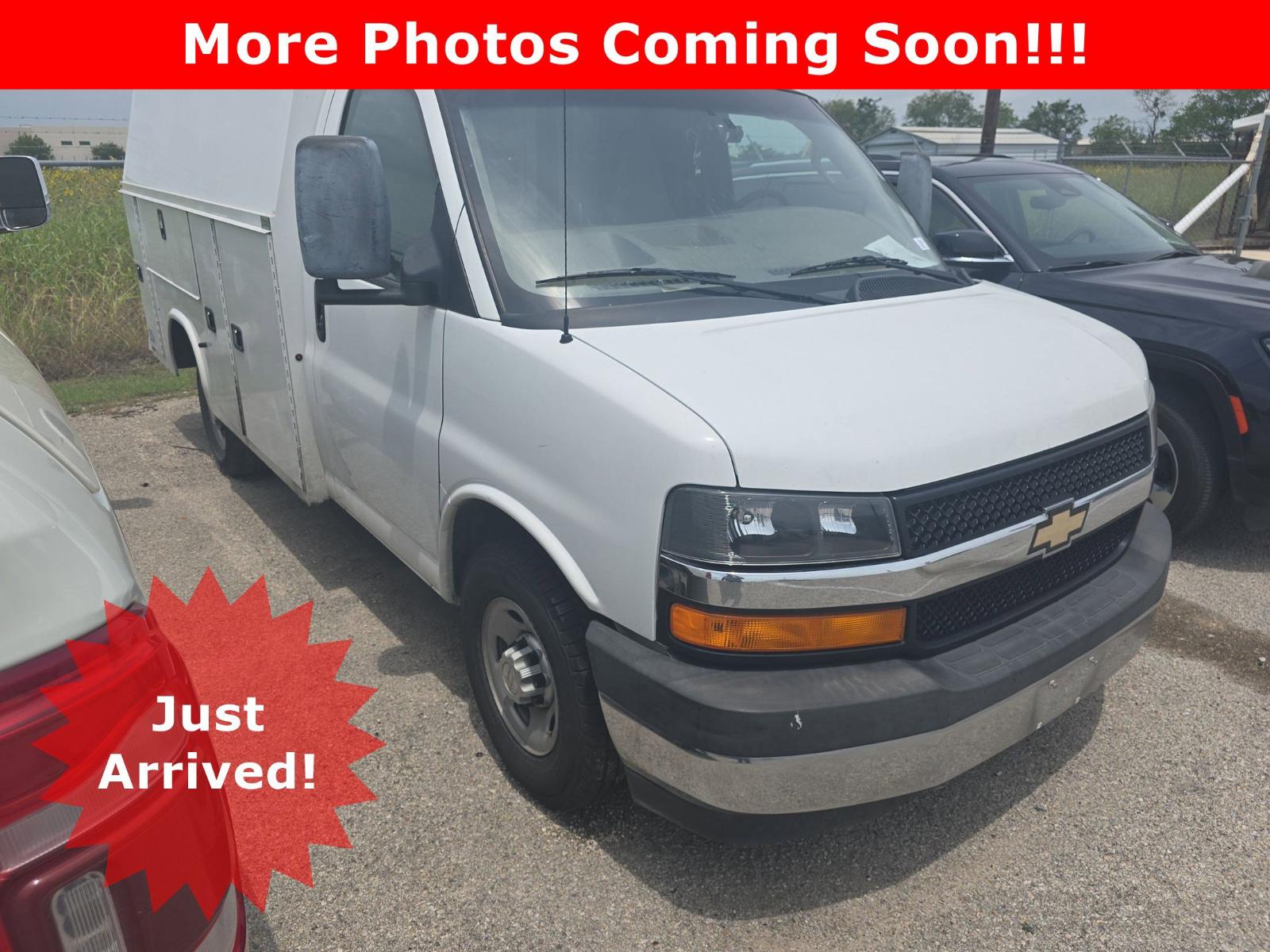 2017 Chevrolet Express Commercial Cutaway Vehicle Photo in Seguin, TX 78155