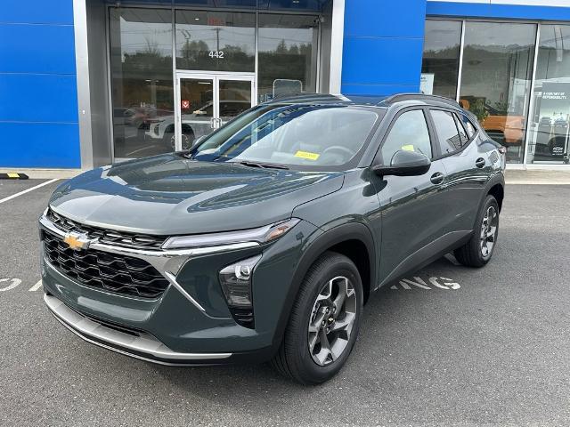 2025 Chevrolet Trax Vehicle Photo in GARDNER, MA 01440-3110
