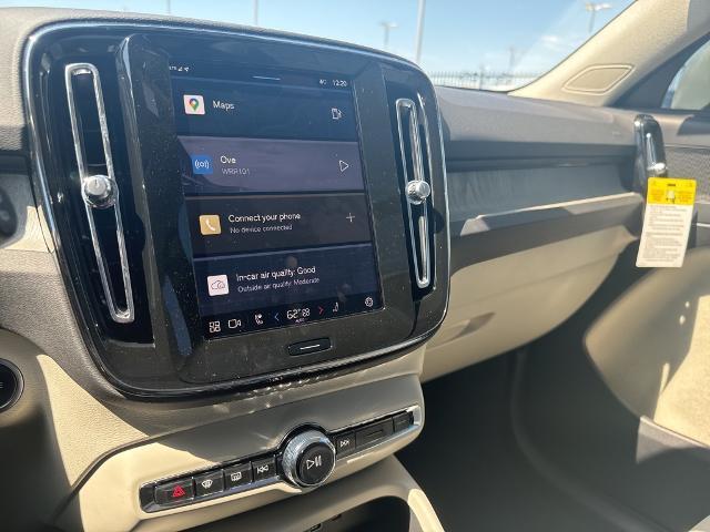 2025 Volvo XC40 Vehicle Photo in Grapevine, TX 76051