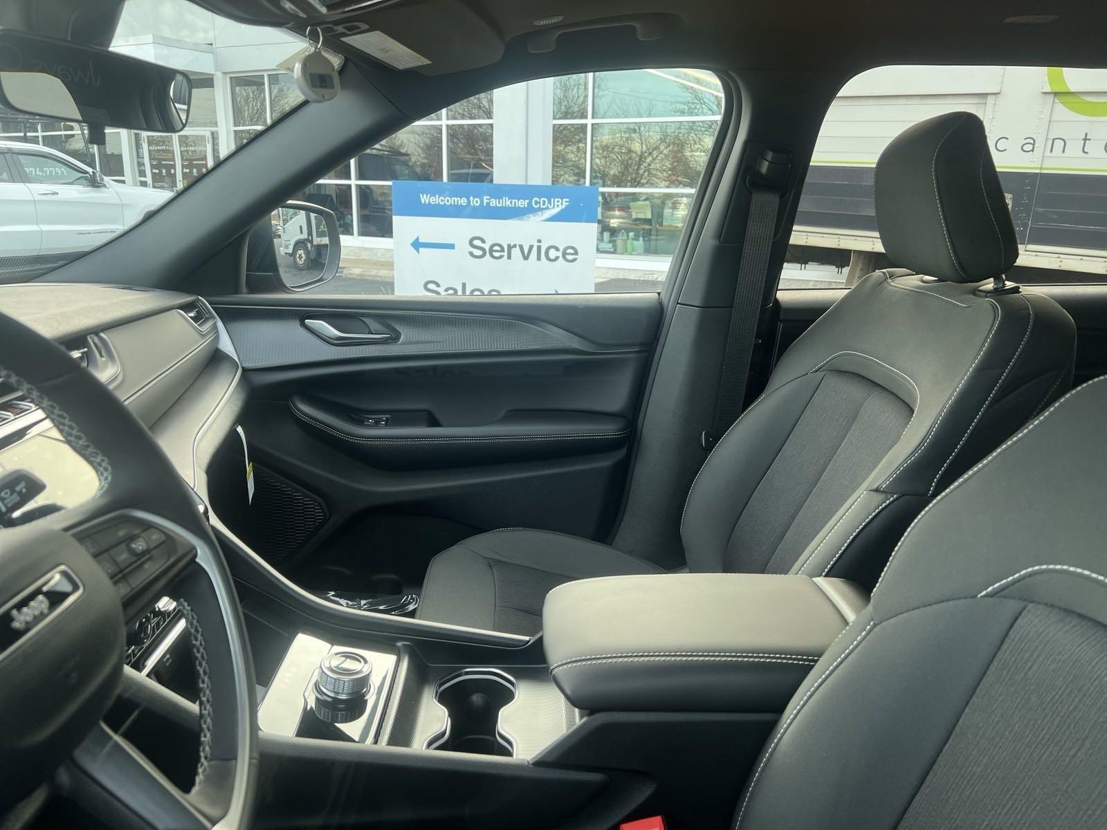 2025 Jeep Grand Cherokee L Vehicle Photo in Mechanicsburg, PA 17050-1707