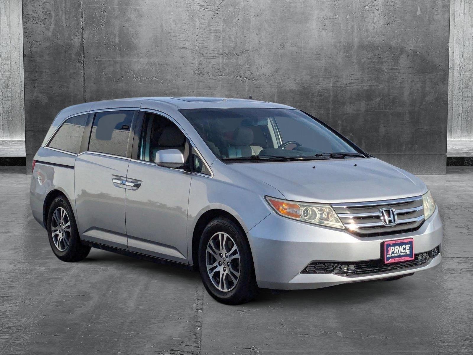 2012 Honda Odyssey Vehicle Photo in VALENCIA, CA 91355-1705