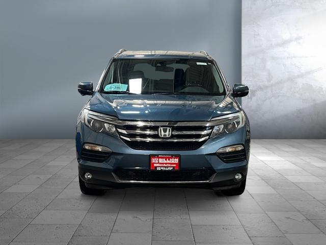 2016 Honda Pilot Touring photo 2