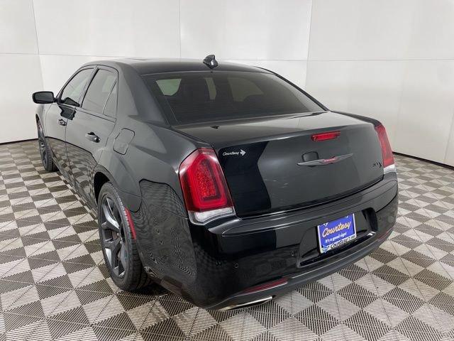 2022 Chrysler 300 Vehicle Photo in PHOENIX, AZ 85014-3381