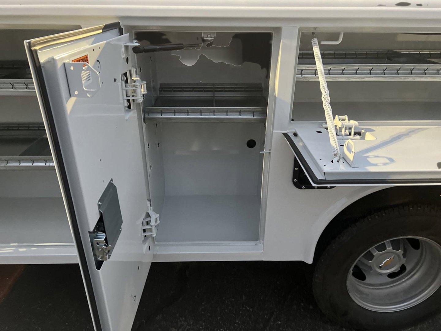 2024 Chevrolet Silverado 3500 HD Chassis Cab Vehicle Photo in GEORGETOWN, TX 78626-7508