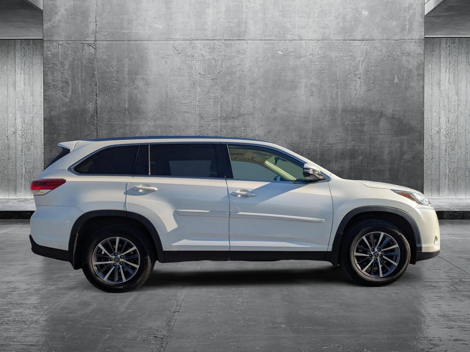 2019 Toyota Highlander Vehicle Photo in LAUREL, MD 20707-4697