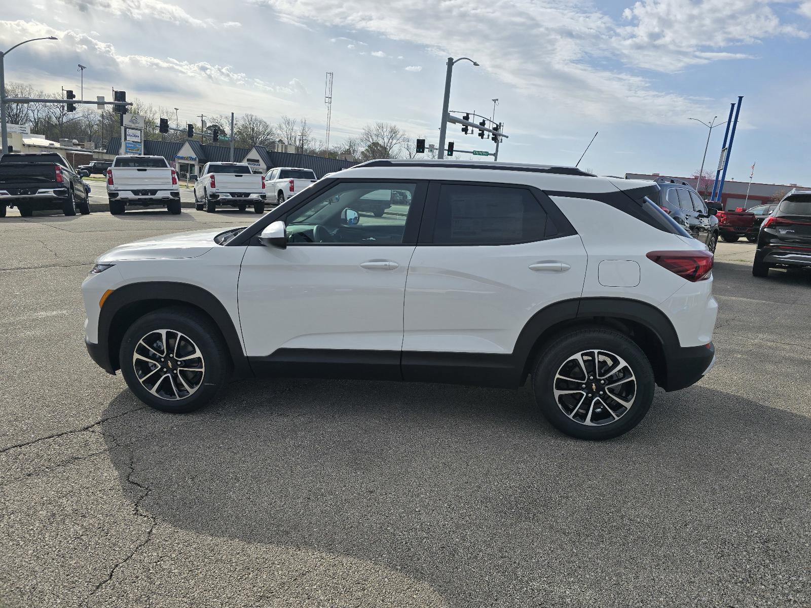 2025 Chevrolet Trailblazer Vehicle Photo in Rolla, MO 65401