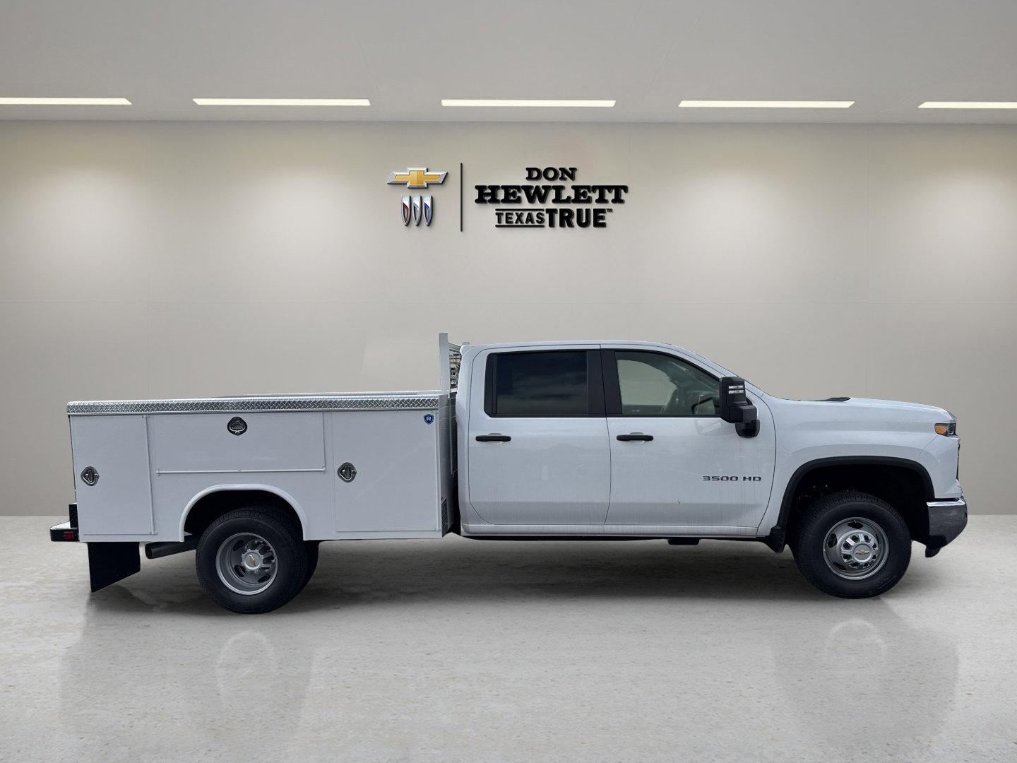 2025 Chevrolet Silverado 3500 HD Chassis Cab Vehicle Photo in GEORGETOWN, TX 78626-7508