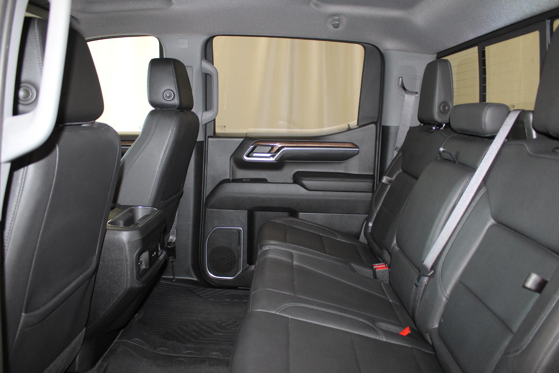 2023 Chevrolet Silverado 1500 Vehicle Photo in NORTHAMPTON, MA 01060-1120