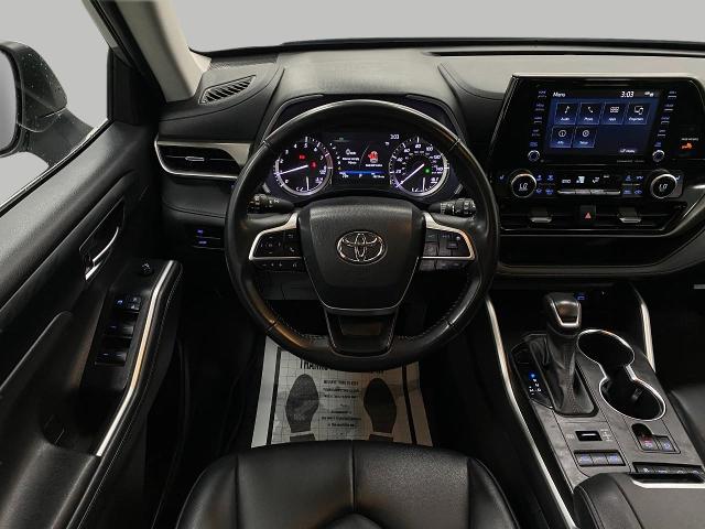 2022 Toyota Highlander Vehicle Photo in Appleton, WI 54913