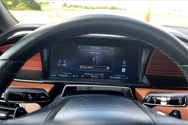 2024 Lincoln Navigator Vehicle Photo in TOPEKA, KS 66609-0000
