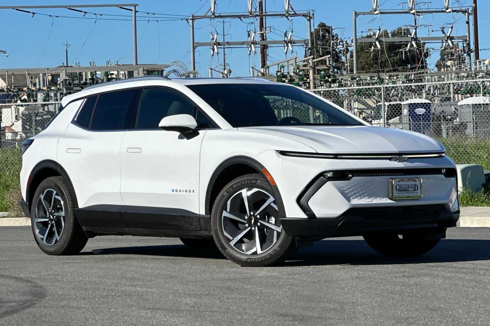 View vehicle photo 2