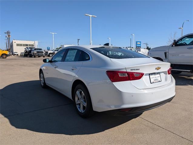 2025 Chevrolet Malibu Vehicle Photo in ENGLEWOOD, CO 80113-6708