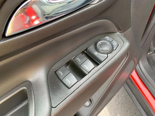 2022 Chevrolet Equinox Vehicle Photo in MOON TOWNSHIP, PA 15108-2571