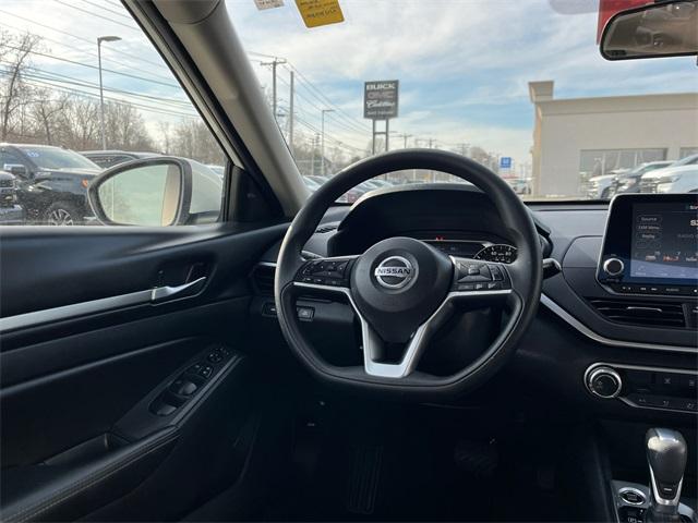Certified 2022 White Nissan 2.5 SV AWD Sedan Altima for Sale Certified 2022 White Nissan 2.5 SV AWD Sedan Altima for Sale