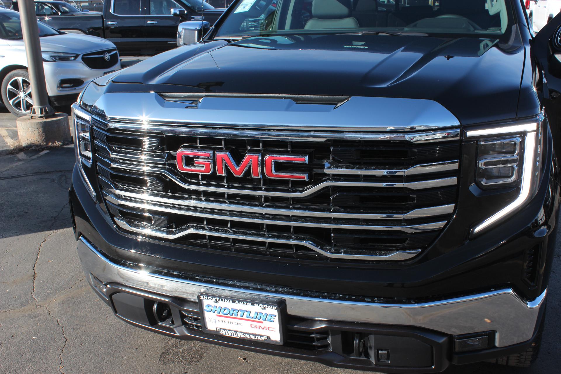 2025 GMC Sierra 1500 Vehicle Photo in AURORA, CO 80012-4011