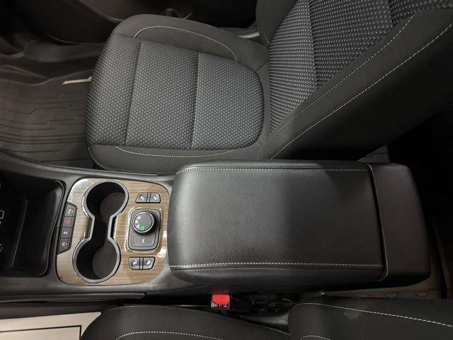 2022 GMC Acadia Vehicle Photo in MEDINA, OH 44256-9631