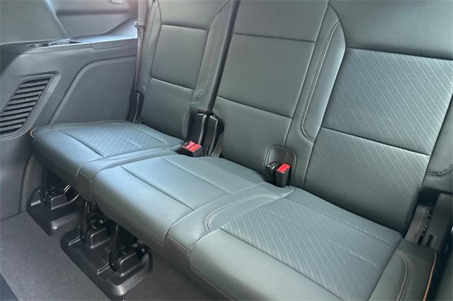 2025 GMC Yukon Vehicle Photo in ELK GROVE, CA 95757-8703